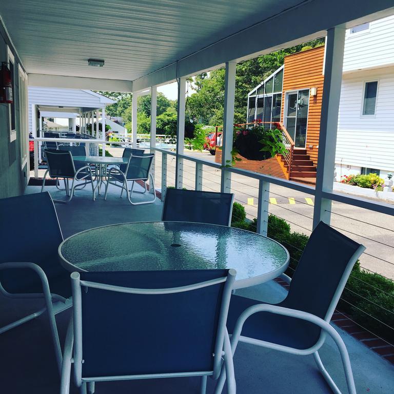 The Drake 2* Hampton Bays