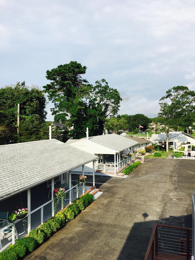 The Drake Hampton Bays